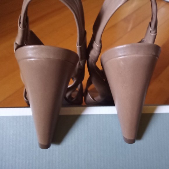 Leather Heeled Sandals, Taupe color, Size 7.5 - Picture 9 of 11